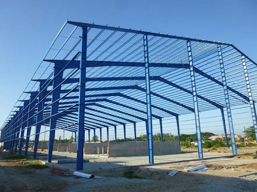 Sản xuất và lắp dựng, thi công nhà thép tiền chế, kho xưởng, cẩu trục, thang nâng hàng, công trình dân dụng, công nghiệp và thương mại